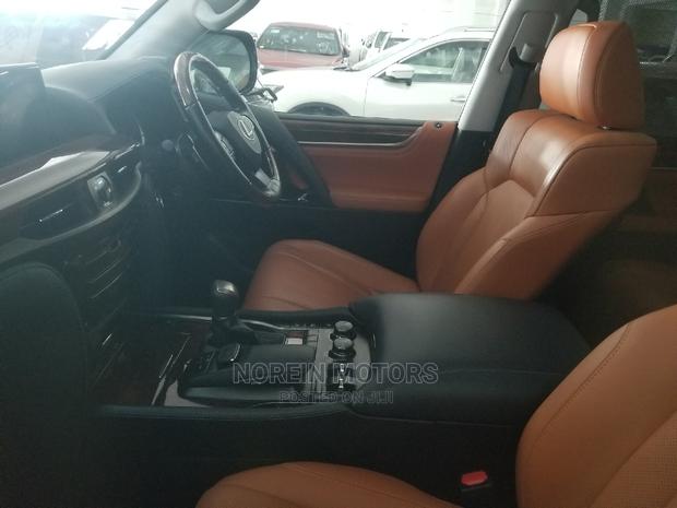 Lexus LX 570 AWD 2016 Silver - thumbnail 4