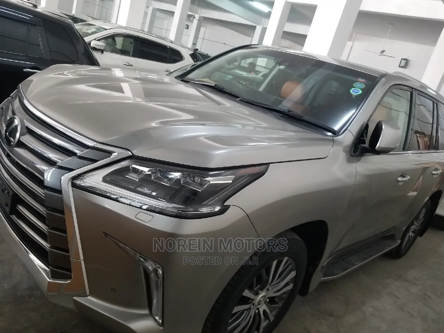 Lexus LX 570 AWD 2016 Silver