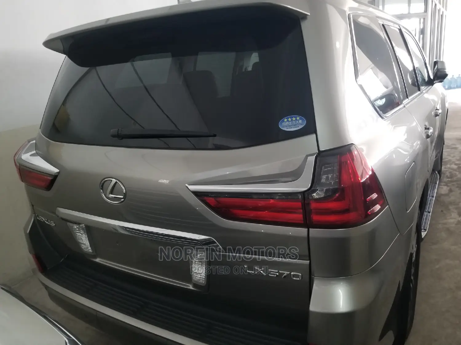 Lexus LX 570 AWD 2016 Silver