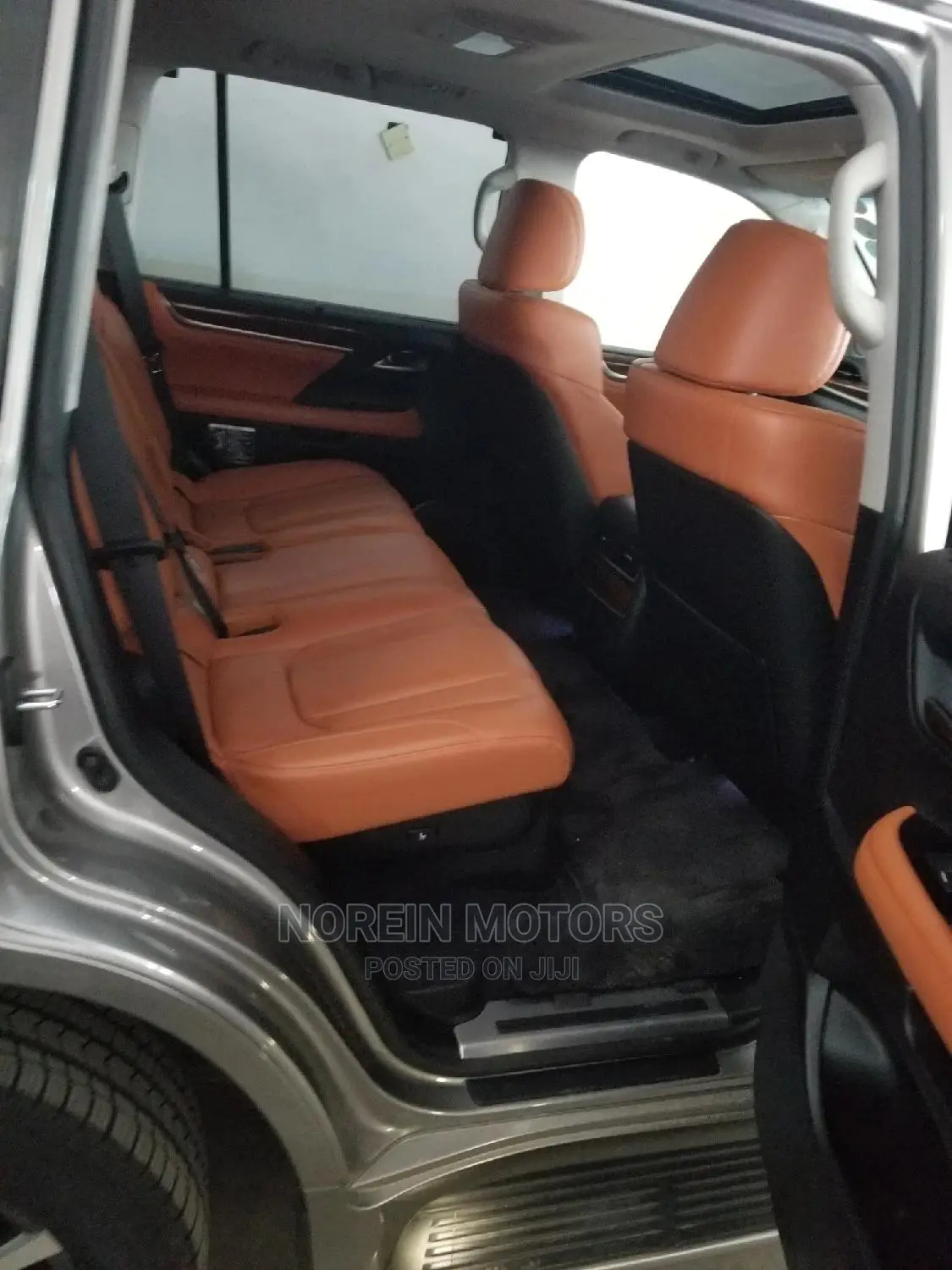 Lexus LX 570 AWD 2016 Silver