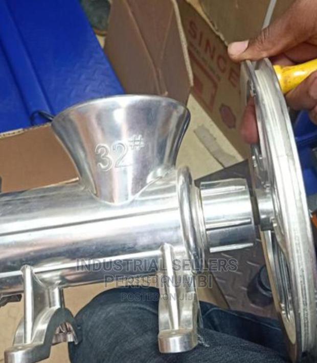 Size 32 Manual Mincer - main view