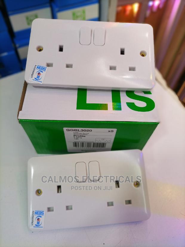 Schneider Twin Socket