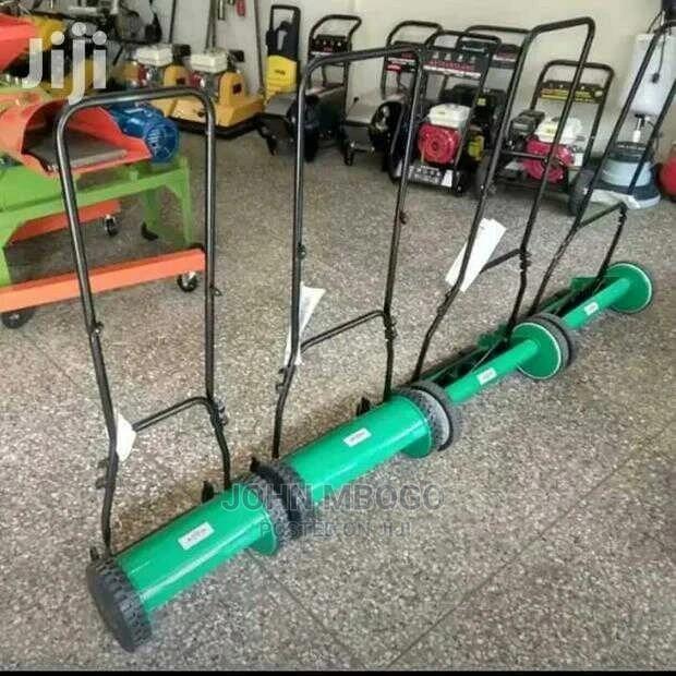 Manual Lawn Mowers