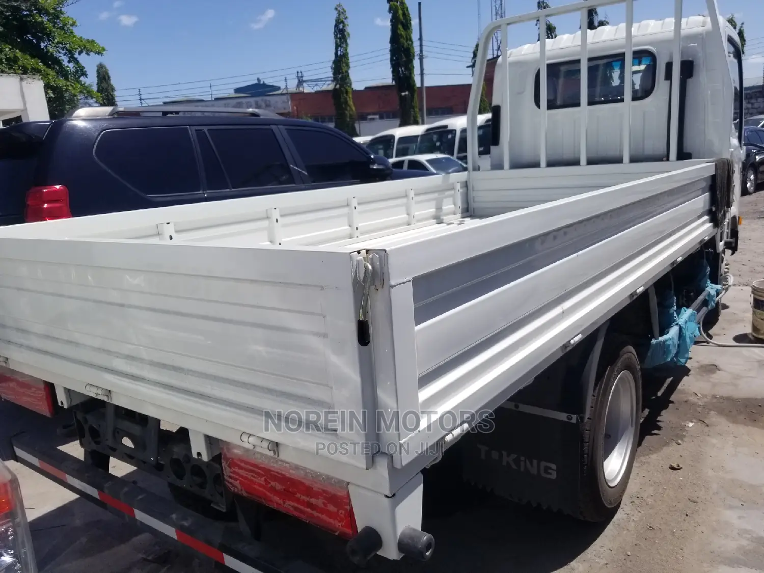 Isuzu Truck