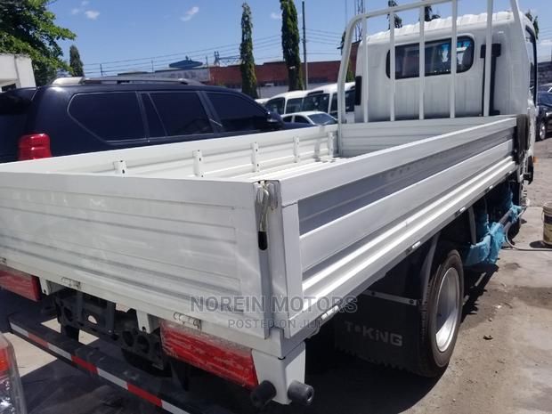 Isuzu Truck - thumbnail 7