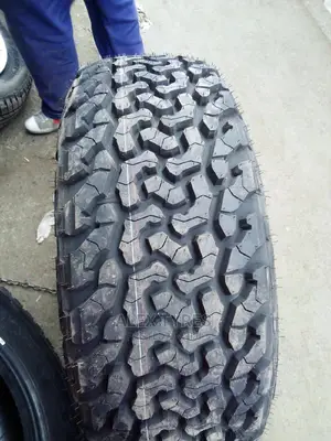 265/70r17 A/T Maxtreck Tyres Made in China