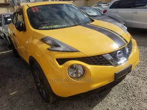 Nissan Juke 2015 Yellow