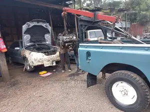 Engine Fitting for Saloons and Suvs