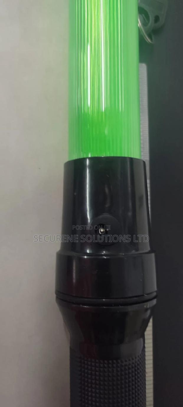 LED Traffic Baton - Green /Red - Rechargeable - thumbnail 2