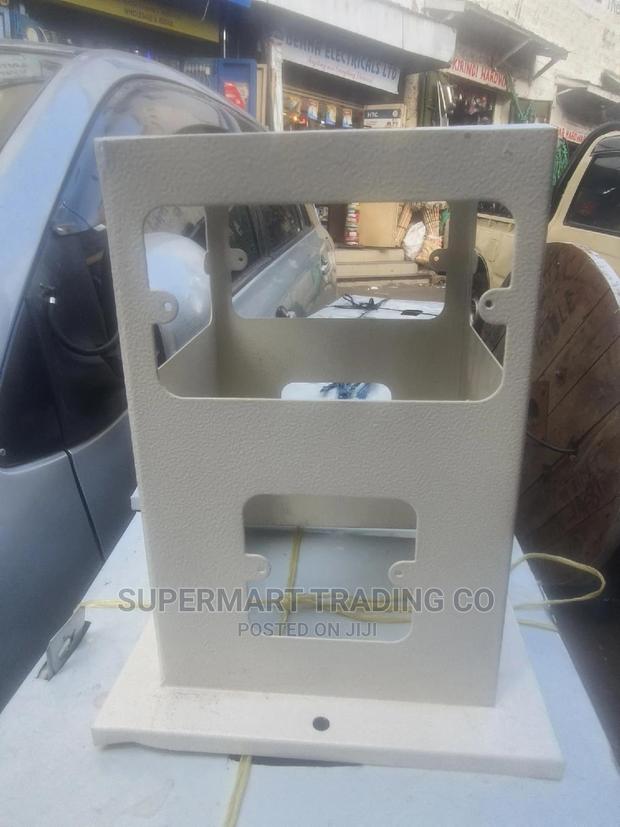 Pedestal Socket Stand - thumbnail 2