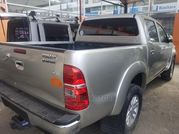 Toyota Hilux SR 4x4 2015 Silver - thumbnail 4