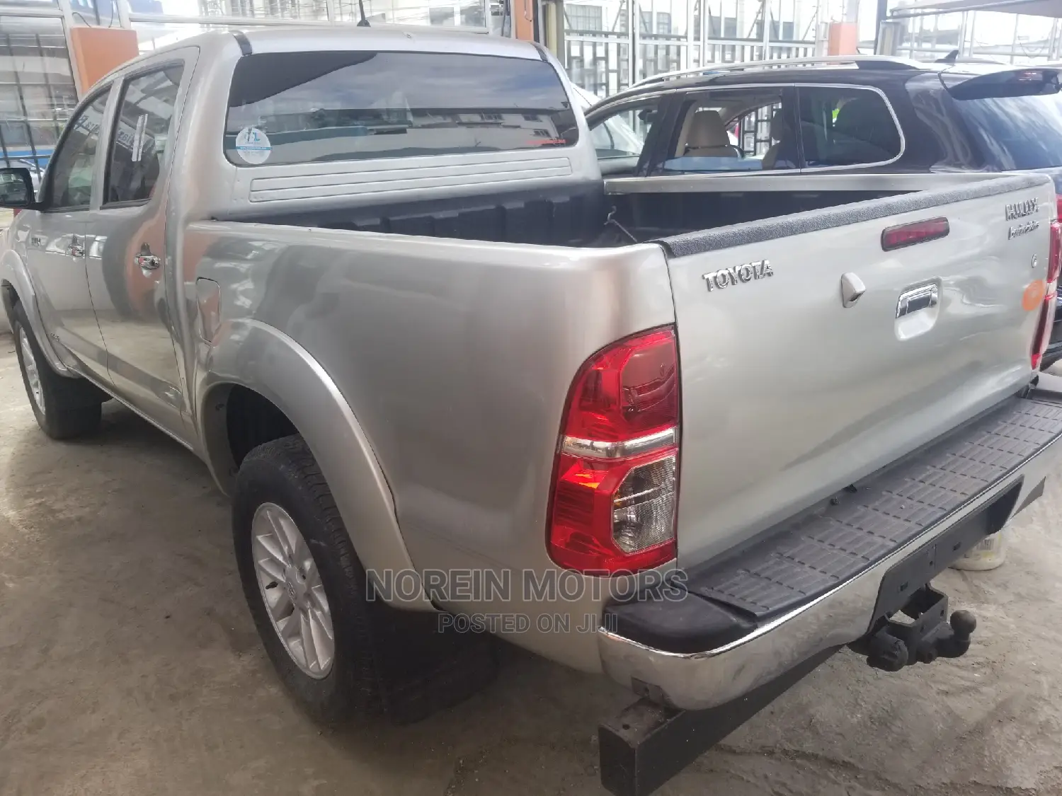Toyota Hilux SR 4x4 2015 Silver