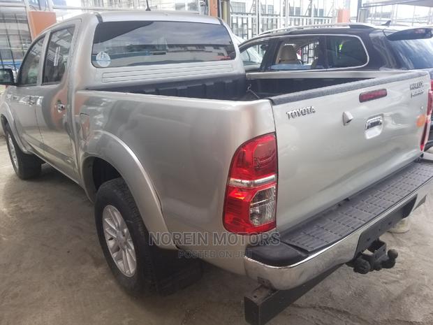 Toyota Hilux SR 4x4 2015 Silver - thumbnail 6