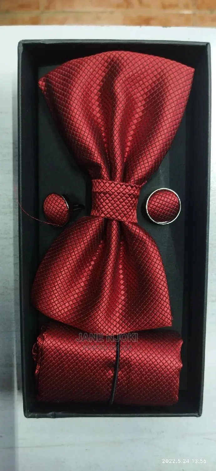Redwine Bowtie