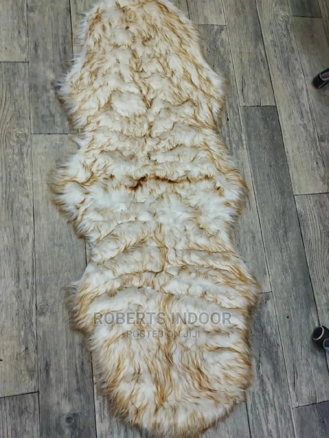 Elegant Faux Far Carpet