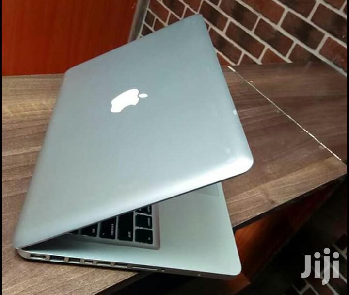 Laptop Apple MacBook Pro 4GB Intel Core i5 HDD 500GB