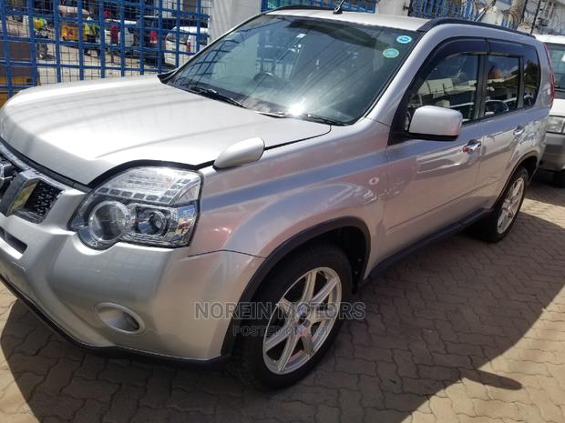 Nissan X-Trail SV Premium 2014 Silver - thumbnail 3