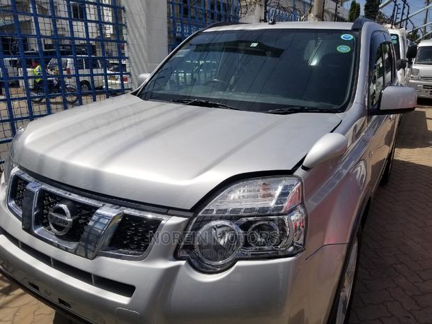 Nissan X-Trail SV Premium 2014 Silver - thumbnail 2