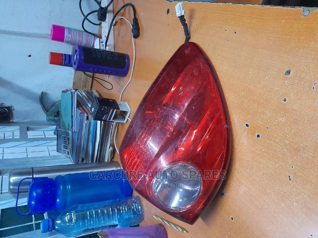 Nissan Wingroad Ad Tail Light