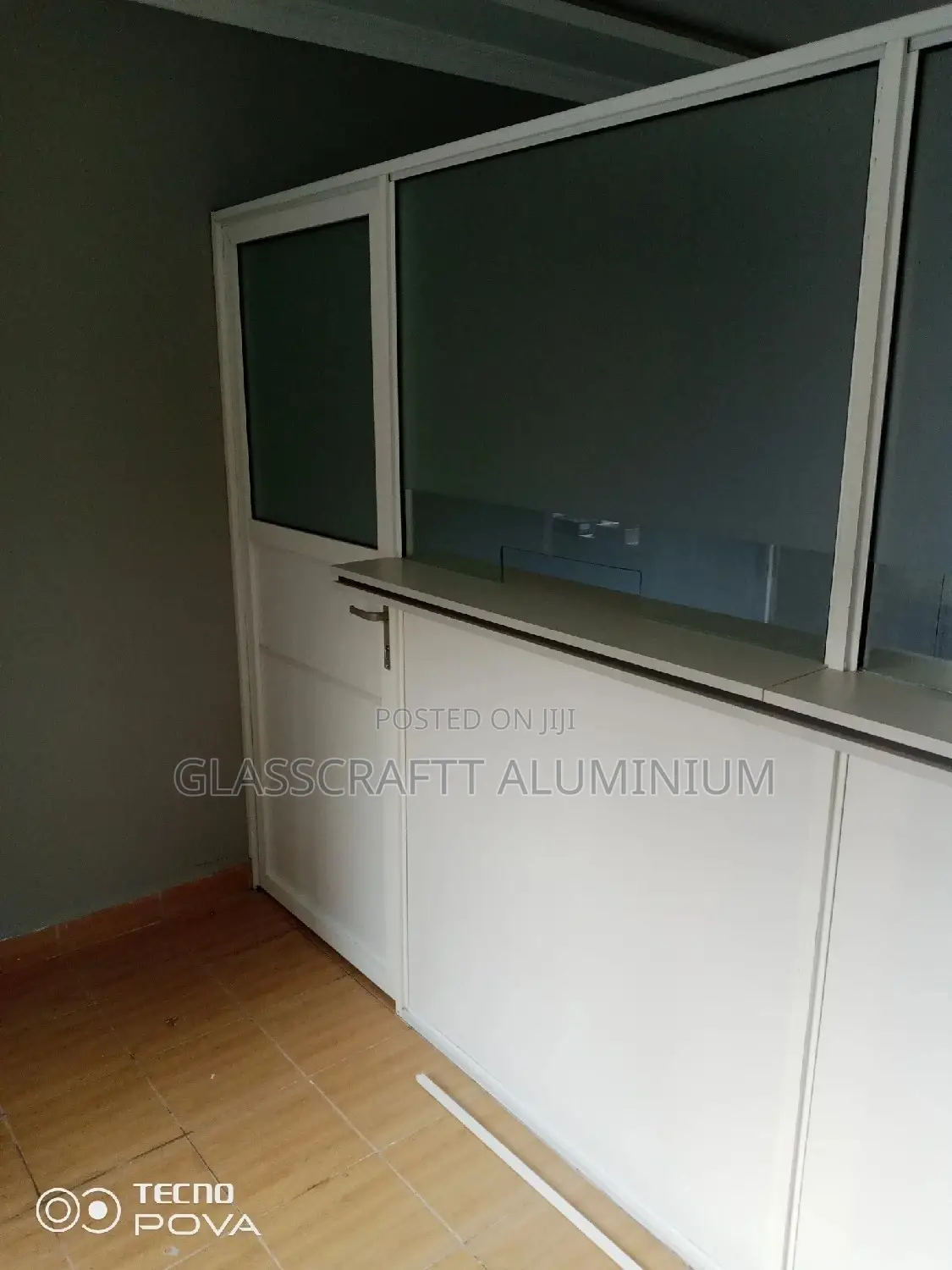 White Aluminum Partition