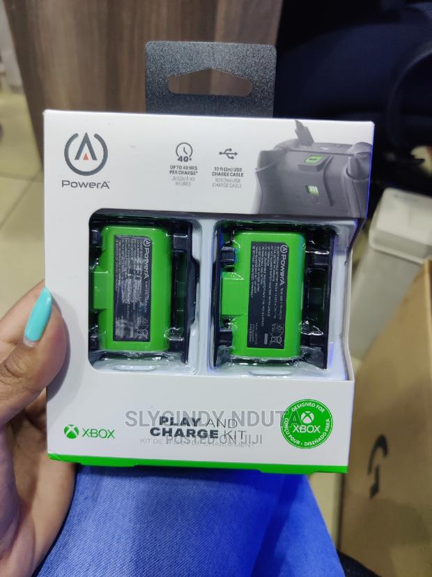 Xbox Play and Charge Kit - main view