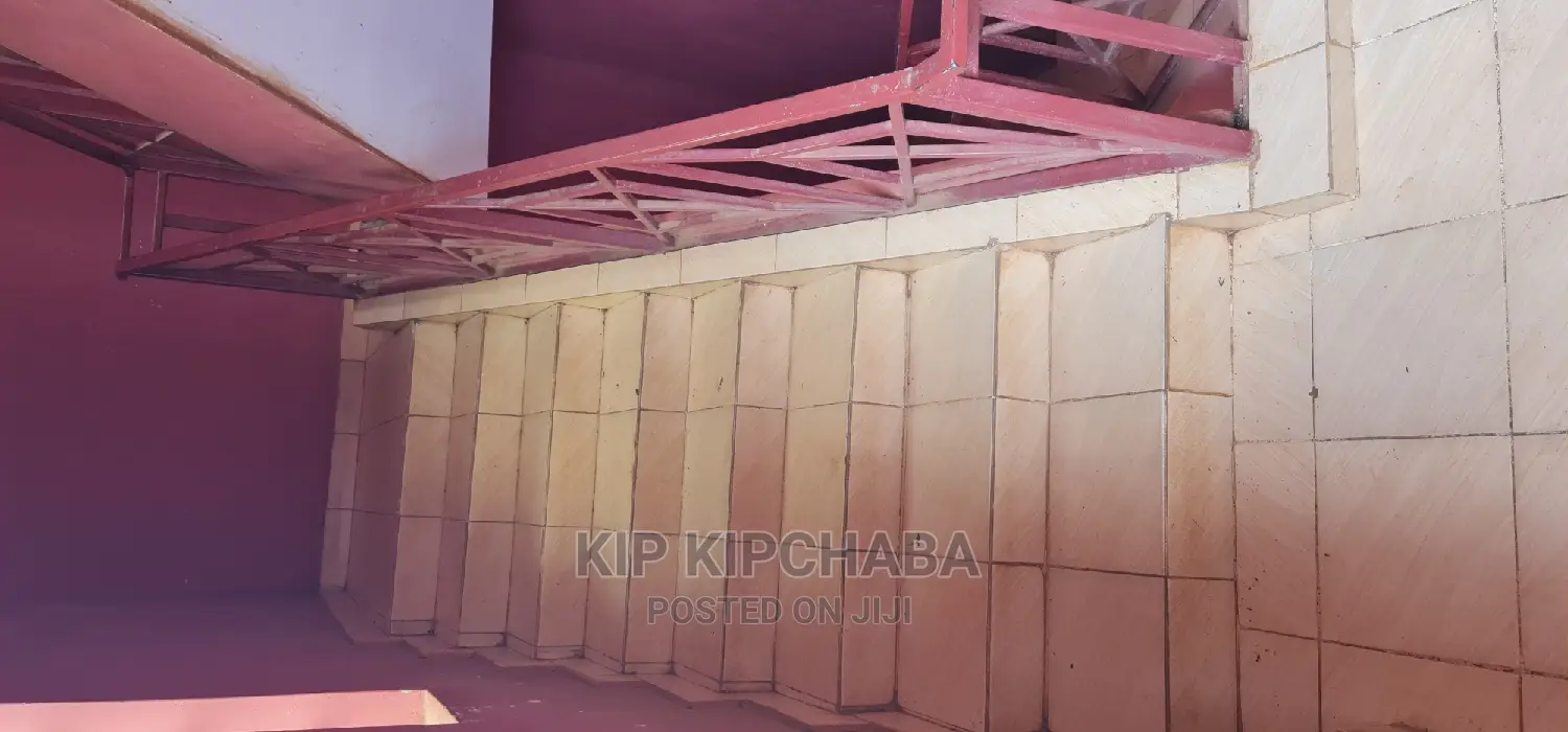 10bdrm Block of Flats in Juniorate for Sale