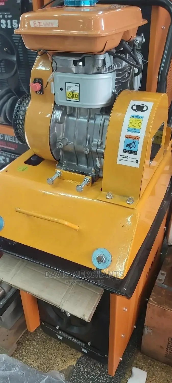 Kmax Plate Compactor 90 Kg With Impact Force of 1200 Kg