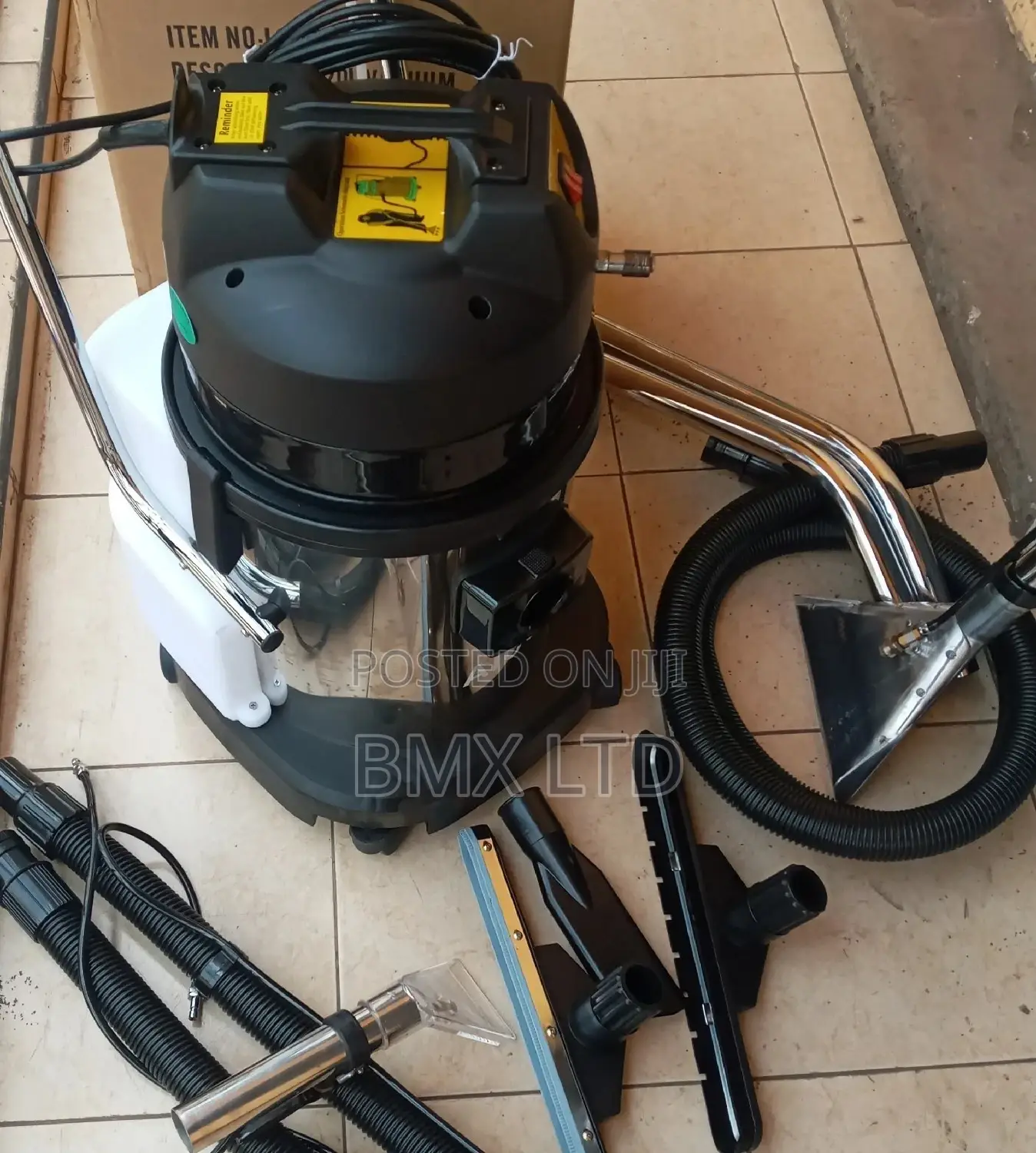 Wet and Dry Carpet Cleaner