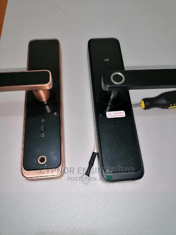 Fingerprint and Card Smart Locks for Airbnb - main view