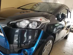 Toyota Sienta 1.5 Hybrid FWD (6-Seater) 2015 Black