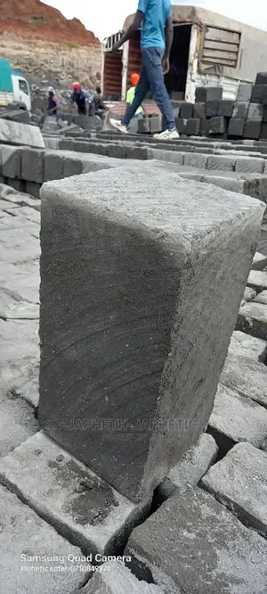 Best Quality, Machine Cut Stones/Ndarugo
