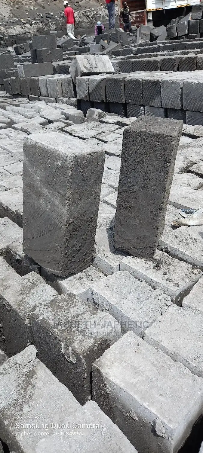 Machine Cut Stones,🛖