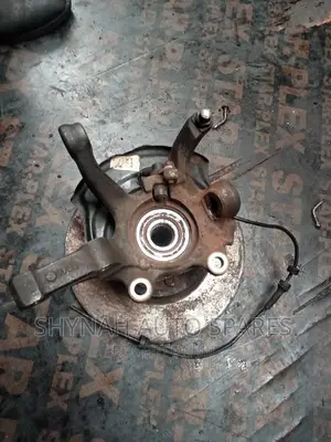 Front Hub Nissan X Trail