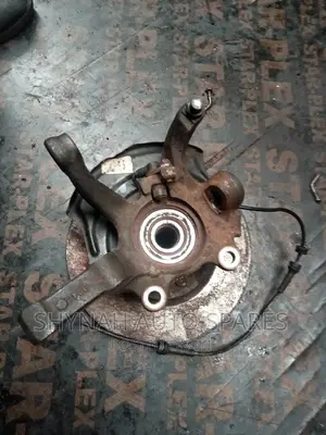 Front Hub Nissan X Trail