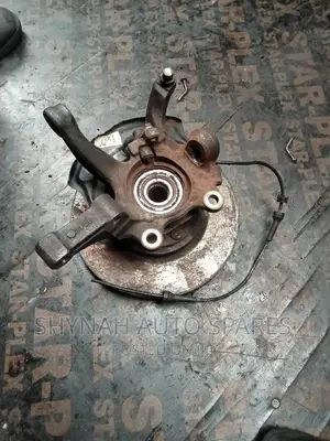 Front Hub Nissan X Trail