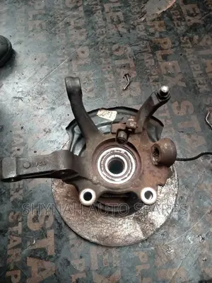 Front Hub Nissan X Trail