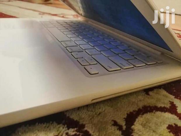 Laptop Apple MacBook 4GB Intel Core 2 Duo HDD 320GB - main view