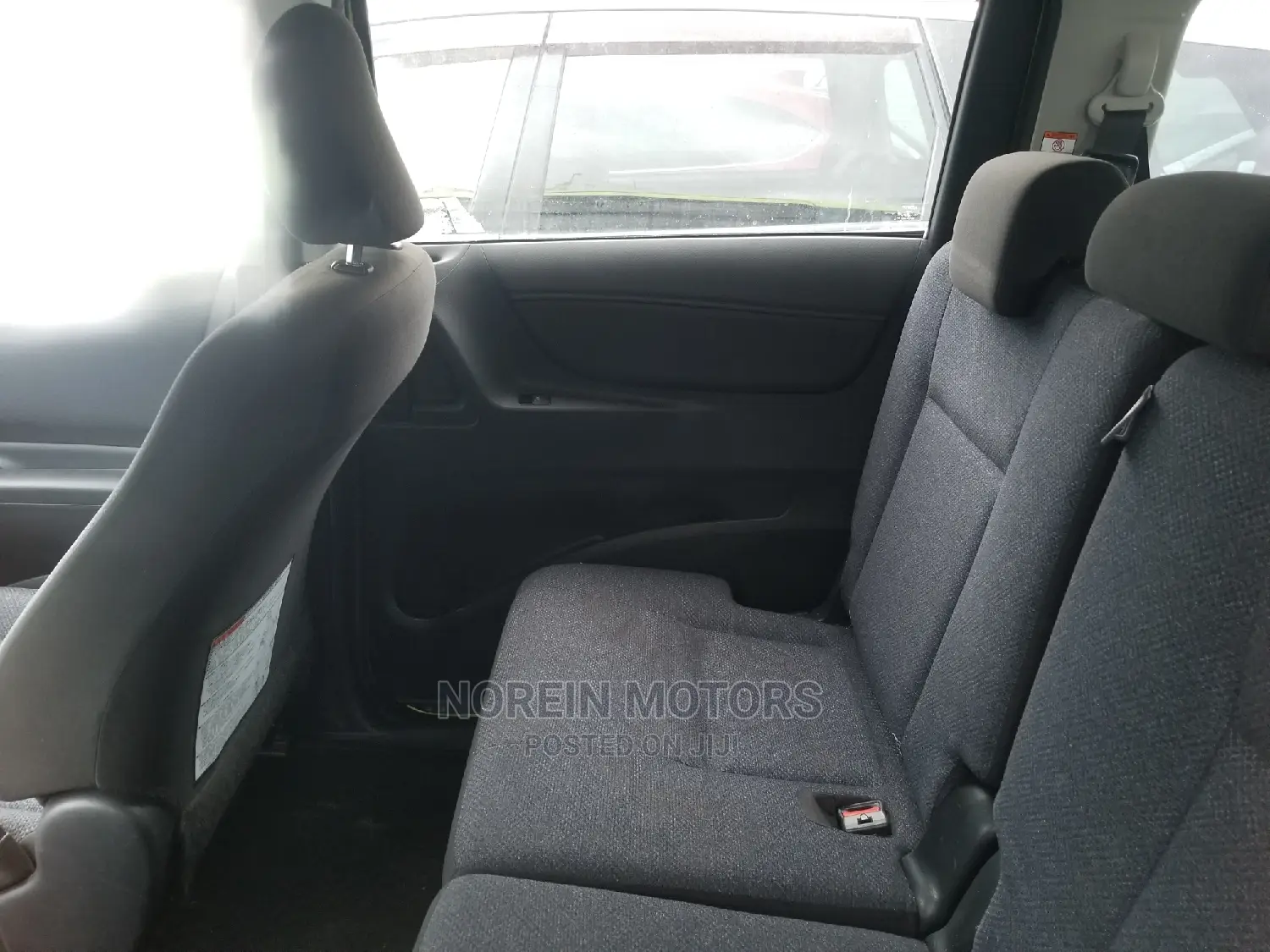 Toyota Sienta 1.5 AWD (6-Seater) 2015 Yellow