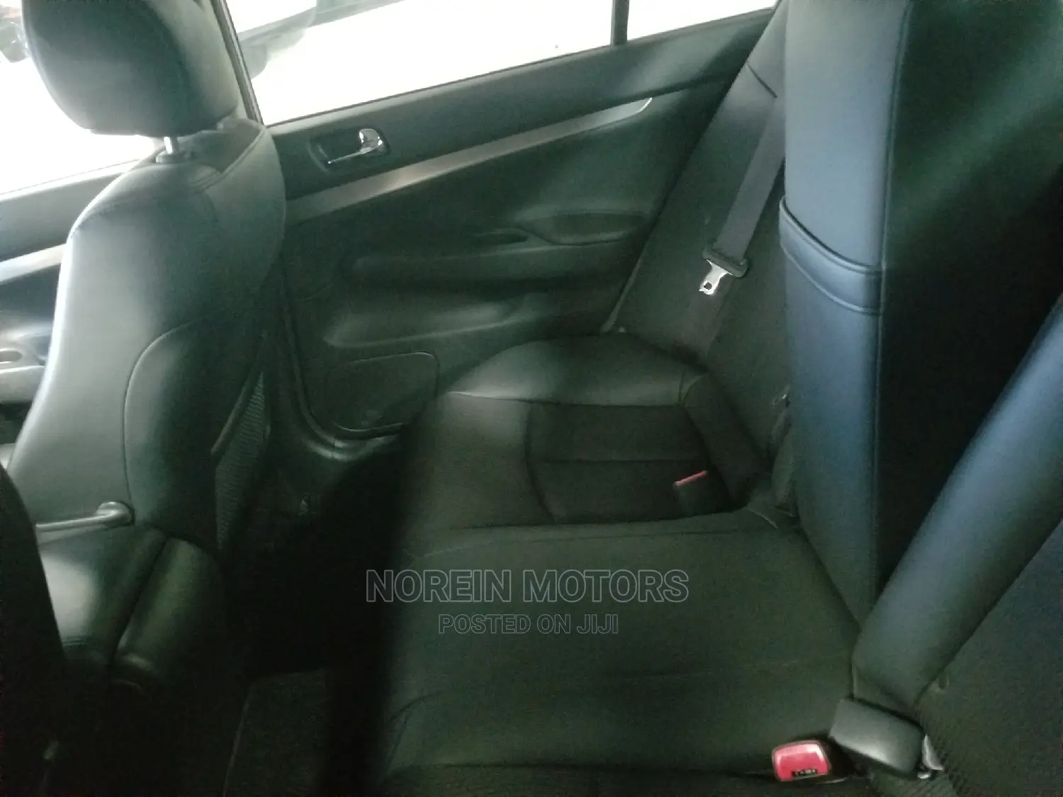 Nissan Skyline 2015 Silver
