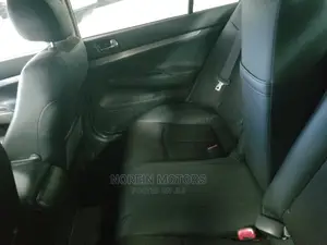 Nissan Skyline 2015 Silver
