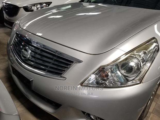 Nissan Skyline 2015 Silver - thumbnail 3