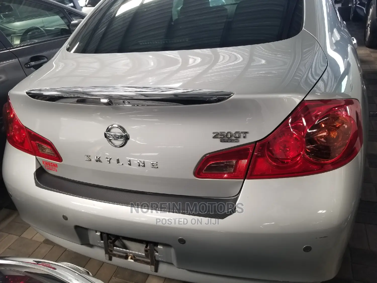 Nissan Skyline 2015 Silver