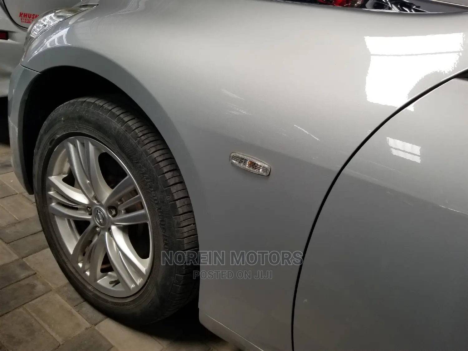 Nissan Skyline 2015 Silver