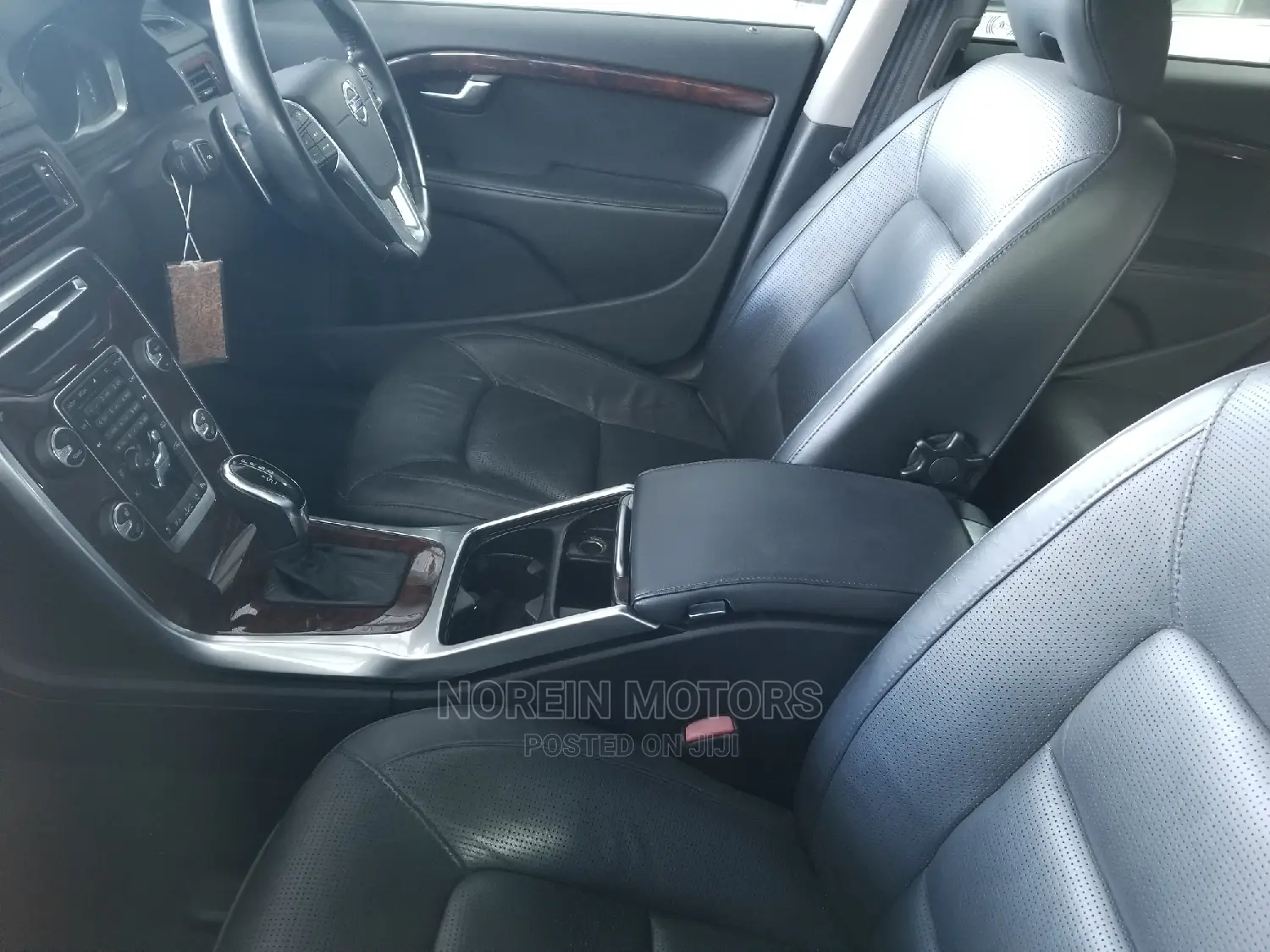 Volvo V70 2015 Black