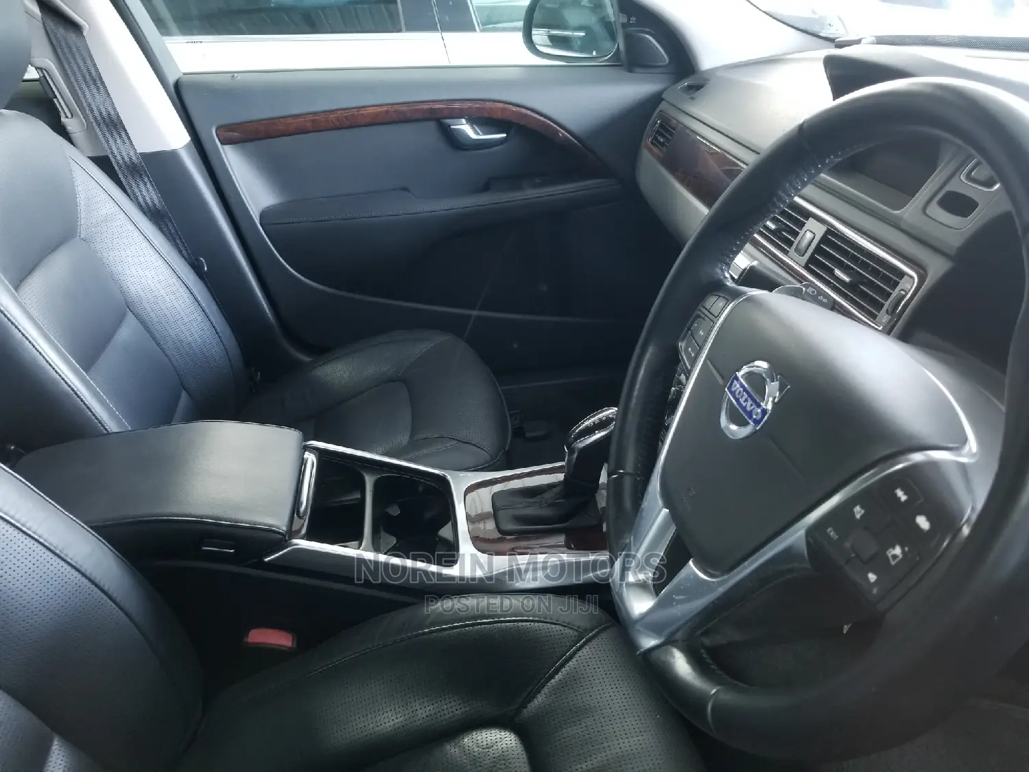 Volvo V70 2015 Black