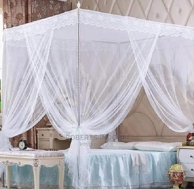 White 4 Stand Mosquito Net