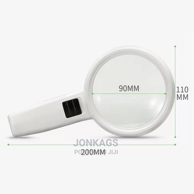 Thick Lens Magnifying Glass - thumbnail 2