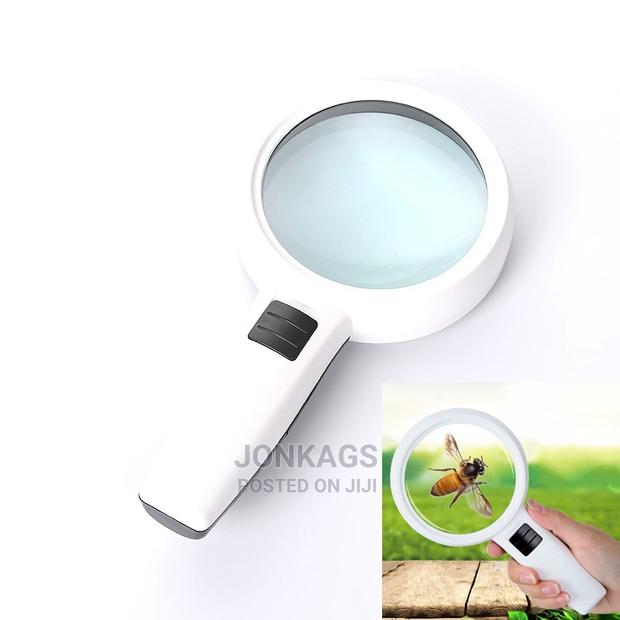 Thick Lens Magnifying Glass - thumbnail 15