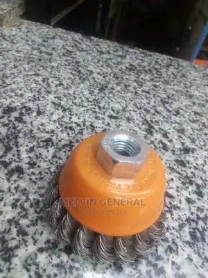 Round Wire Brush. 4"