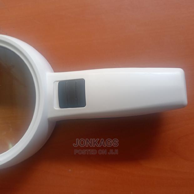 High Magnification Handheld Lens - thumbnail 5
